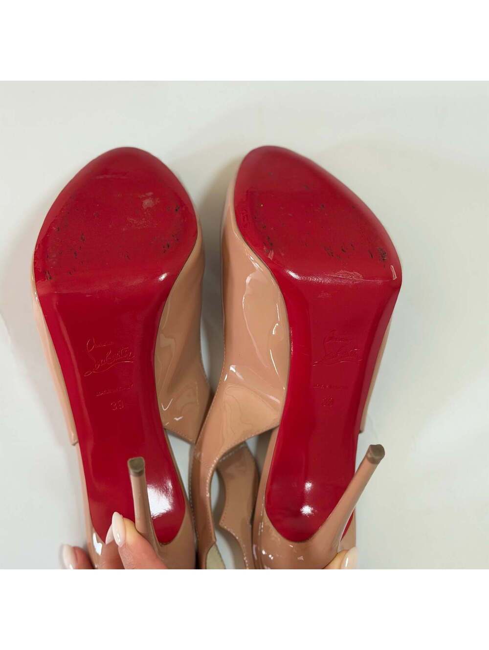 Christian Louboutin - Picture 7 of 9
